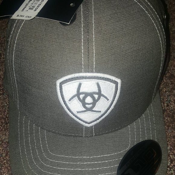 Ariat flex110 (grey and white) with an adjustable strap - Picture 2 of 7